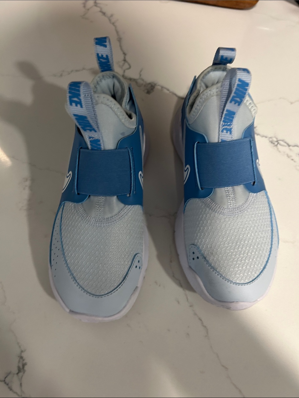 Nike Flex Runner 3 kids size 13